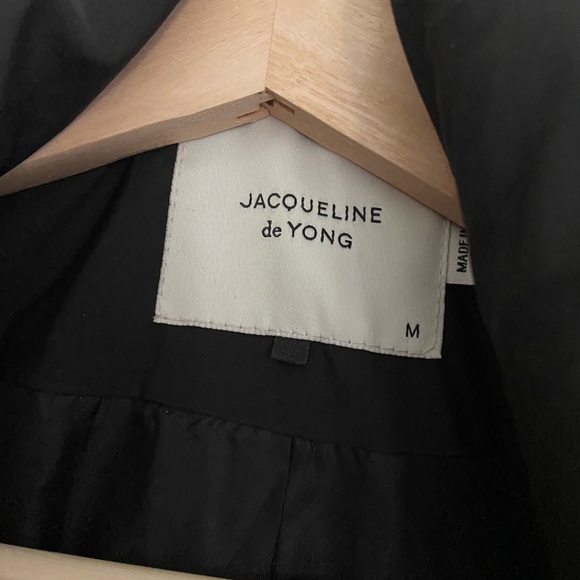 Black cropped puffer - Picture 2 of 4